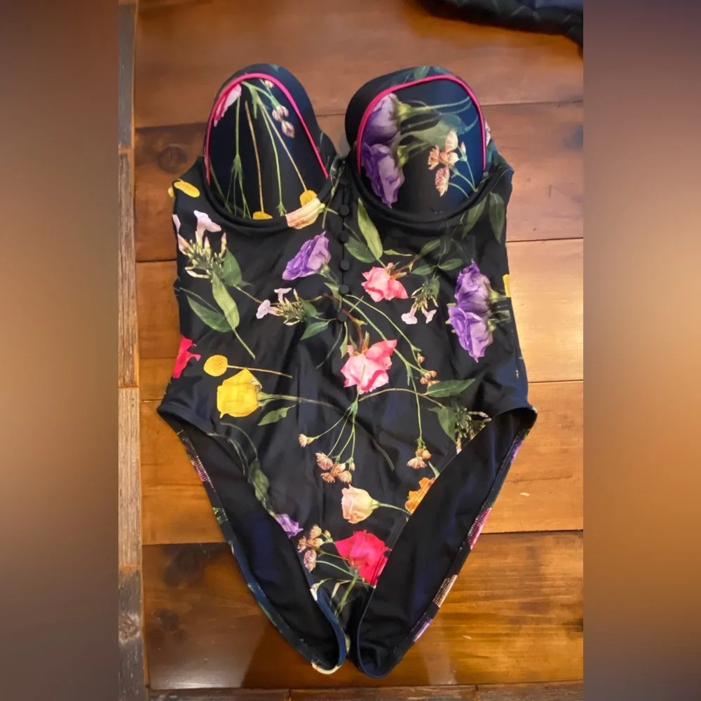 Ted Baker Saffiey Floral Print One Piece Swimsuit 
Size L. Preowned used once - Picture 4 of 9